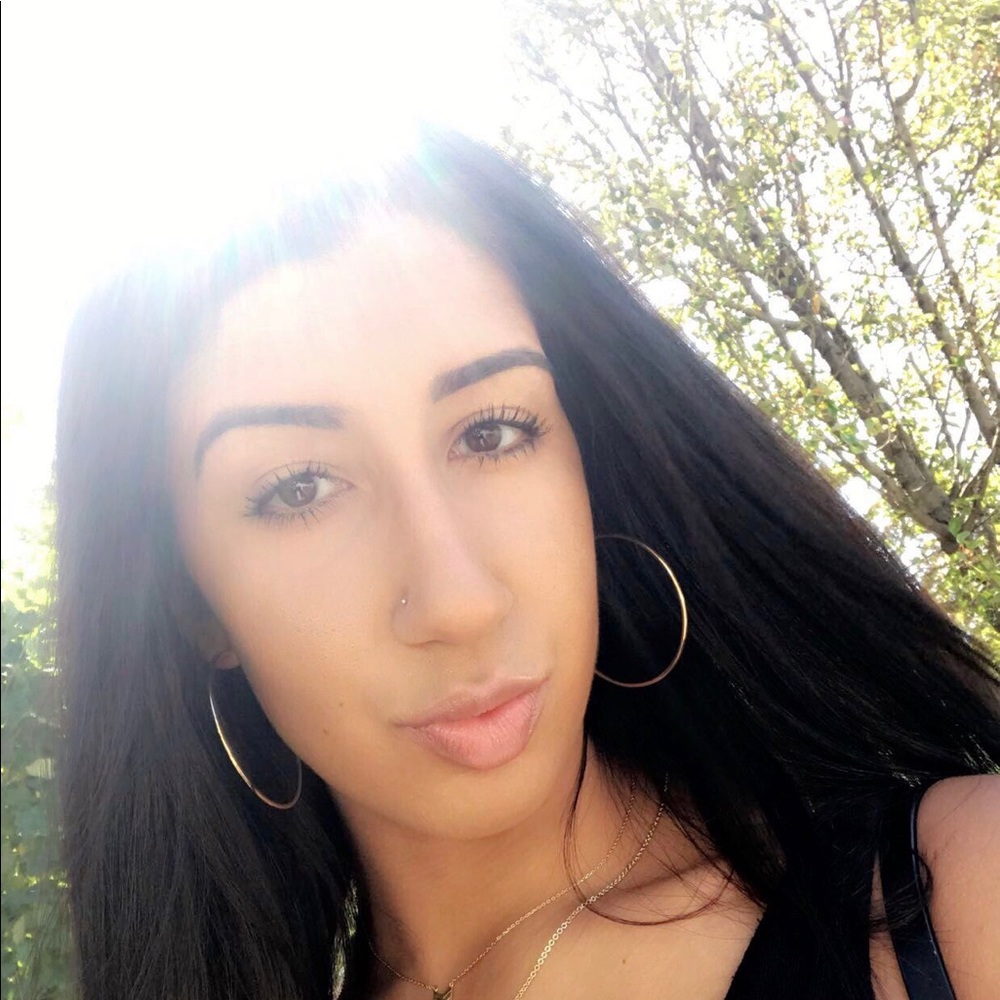 Meet your Posher, Jasmine